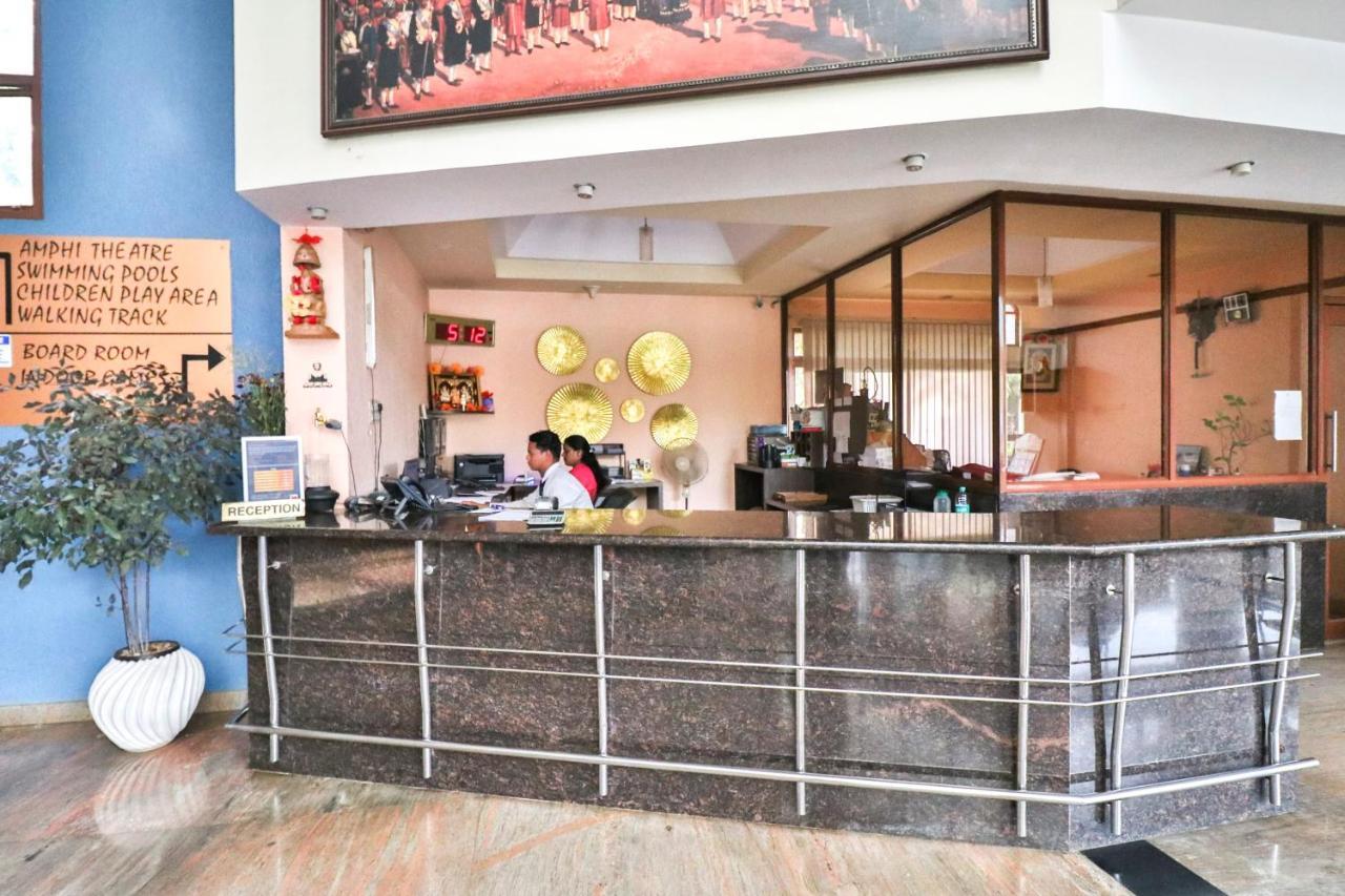 Palette - Holiday Palms Hotel Bangalore Exterior foto